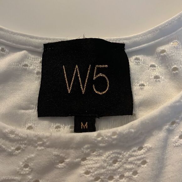 W5 white flutter sleeve gathered shoulder open weave top stretchy fabric size M - Picture 7 of 10